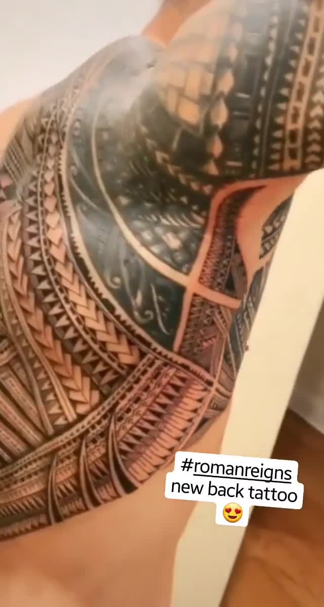 Roman Reigns Shows Off Impressive New Back Tattoo