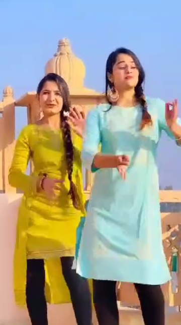 what's up status video #what's up status video #Haryanvi Song #Girl Dance  ##baby girl dance😊 #💃 डांस video Saurabh Rai - ShareChat - Funny,  Romantic, Videos, Shayari, Quotes
