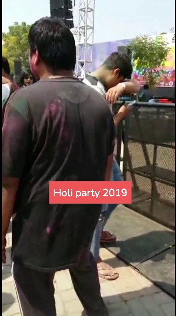 throwback of Holi party 2019

#throwback #2019holi #PepsiRiseUpBaby #TopGiftedVideos #CuteLife #Company #Sohniye #ExamFever #PataLogeKa #TujhkoHiDulhan #RabKare #PhoolonSaChehraTera #holi #happyholi #shreyamusings