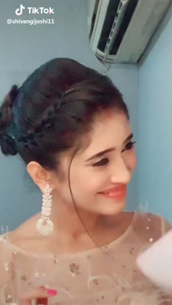 Shivangi joshi deals funny video