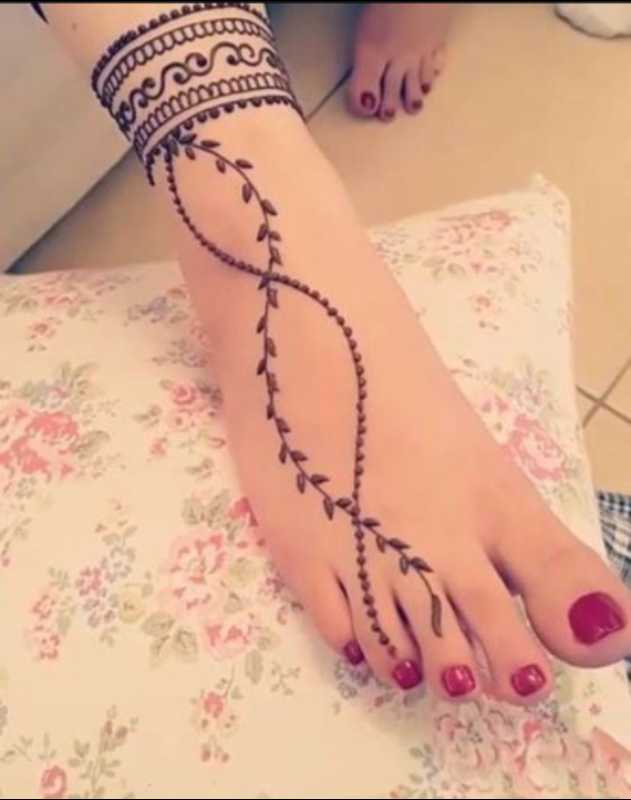 Top 9 Easy Foot Mehndi Designs - Simple Feet Henna Patterns
