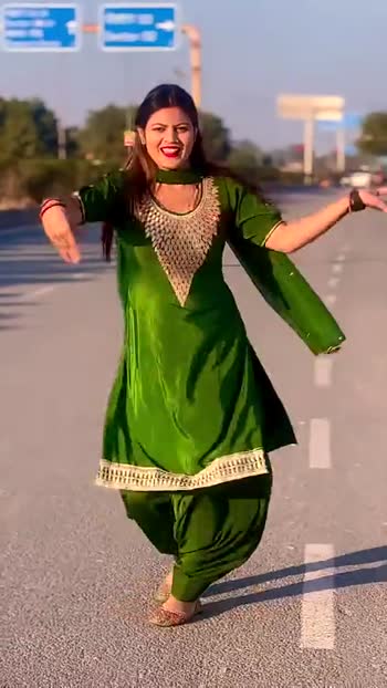haryanvi video song #haryanvi video song #haryana  dance💃💃💃💃💃👍❤️🌹❤️💋💋🏩🏩🏩🏩 #डांस_विडिओ🎥 video NARESH Dhanda -  ShareChat - Funny, Romantic, Videos, Shayari, Quotes