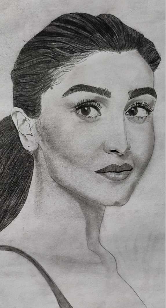 An attempt at sketching Bollywood movie actor, Alia Bhatt. : r/sketches