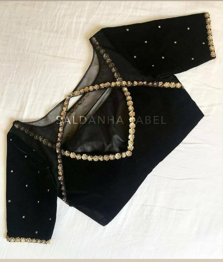 blouse back neck design Images • 𝐐꯭υє꯭֟፝͠єи꯭ 𔘓꯭🚩 (@_____myking__) on  ShareChat