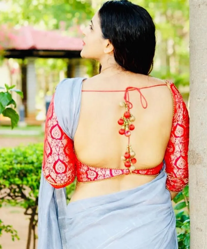 Backless blouse design Images • Mrs KAVYA 💕💋❤️😘 (@kavya_017) on ShareChat