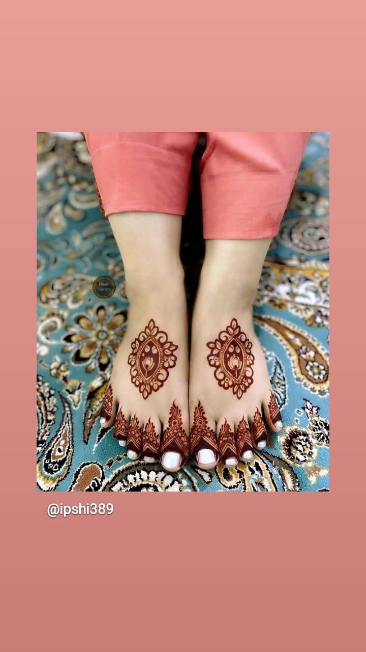 simple mehndi designs for feet