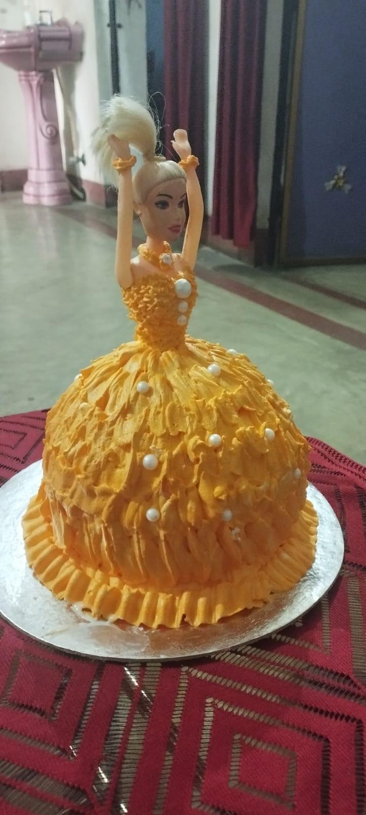 Image of Side view of beautiful doll cake-BB953413-Picxy
