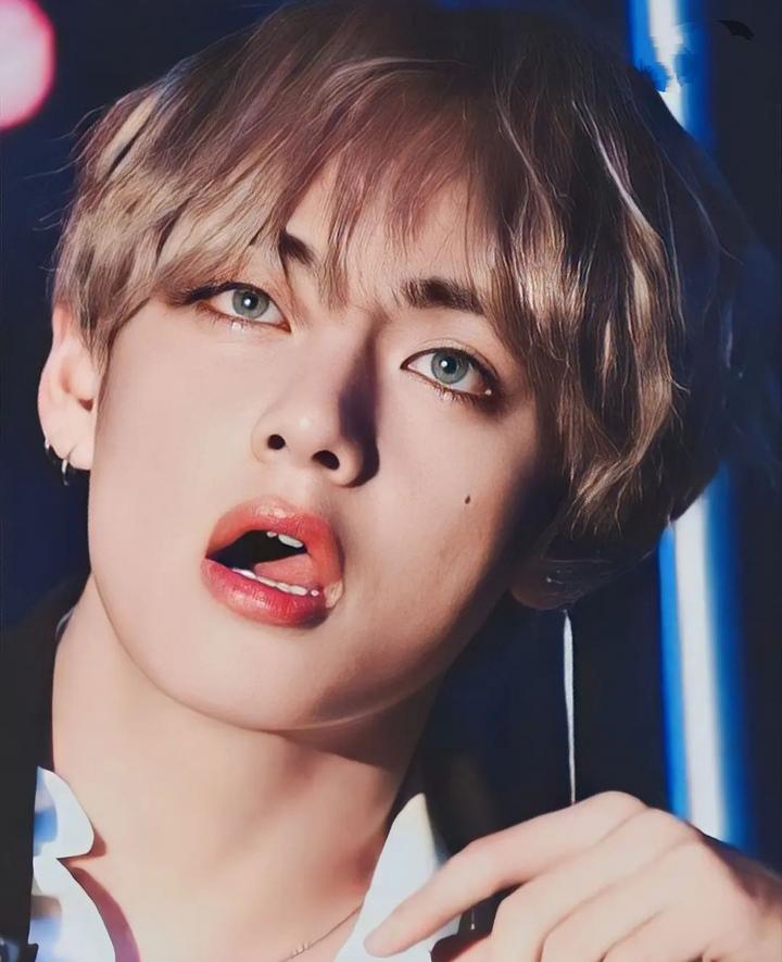 BTS V - Kim Taehyung