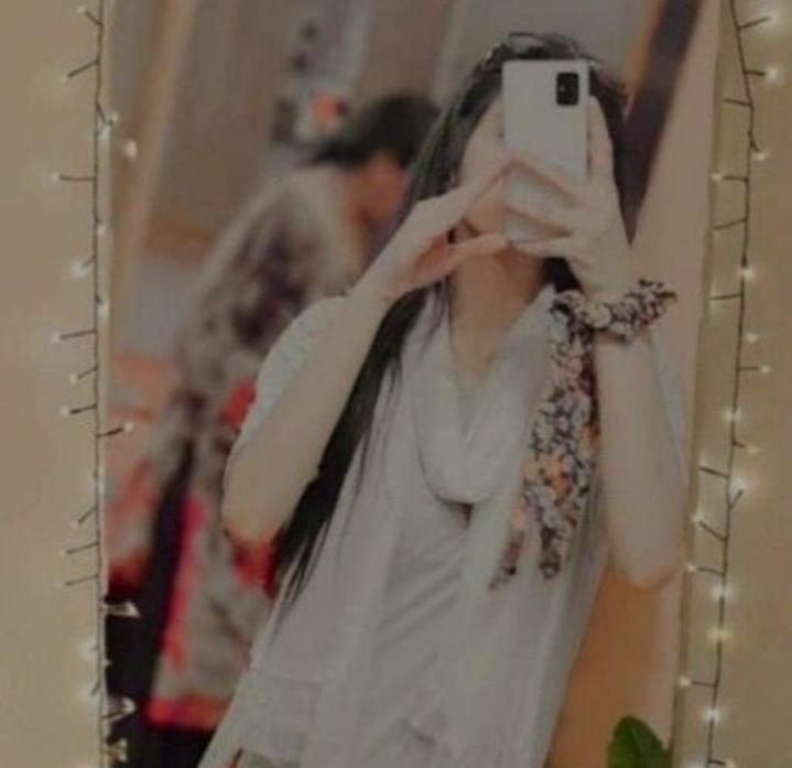 Fashionable Mirror Selfie with Hidden Face
