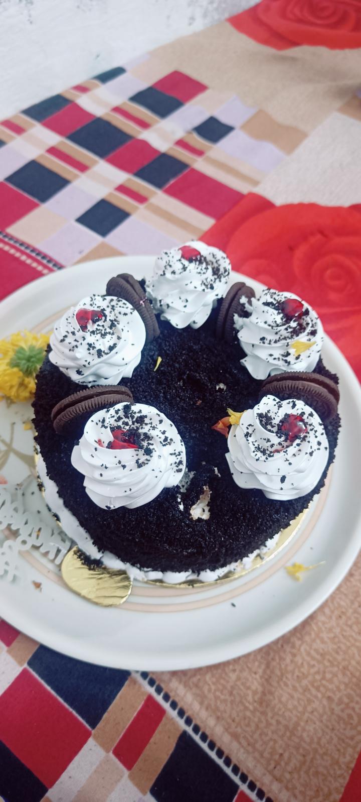 Yochana's Cake Delight! : Tanu turns 8!!