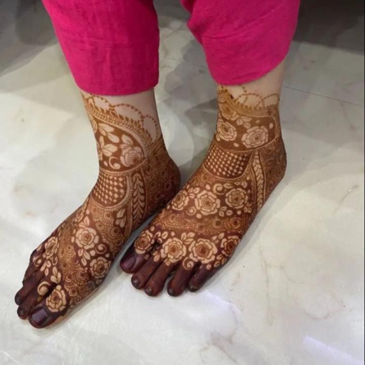 New Bridal Wedding Mehndi Designs For Legs 2019 - Beauty & Health Tips