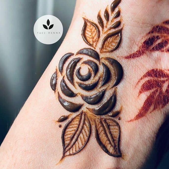 Top 50+ SIMPLE MEHNDI DESIGNS FOR HANDS IN DIFFERENT STYLES