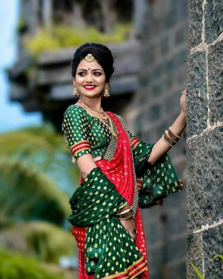 Urmilla Kothare shares an unmissable throwback picture from her 20's |  Marathi Movie News - Times of India