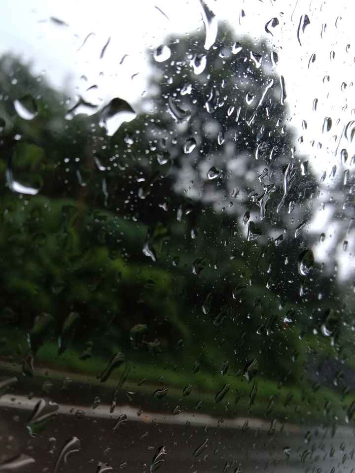 Episode de fortes pluies : 274 mm de pluie sont tombés dans l'Est - Réunion  la 1ère