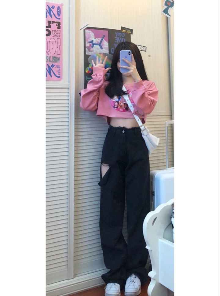 Korean Girl Wearing Baggy Clothes